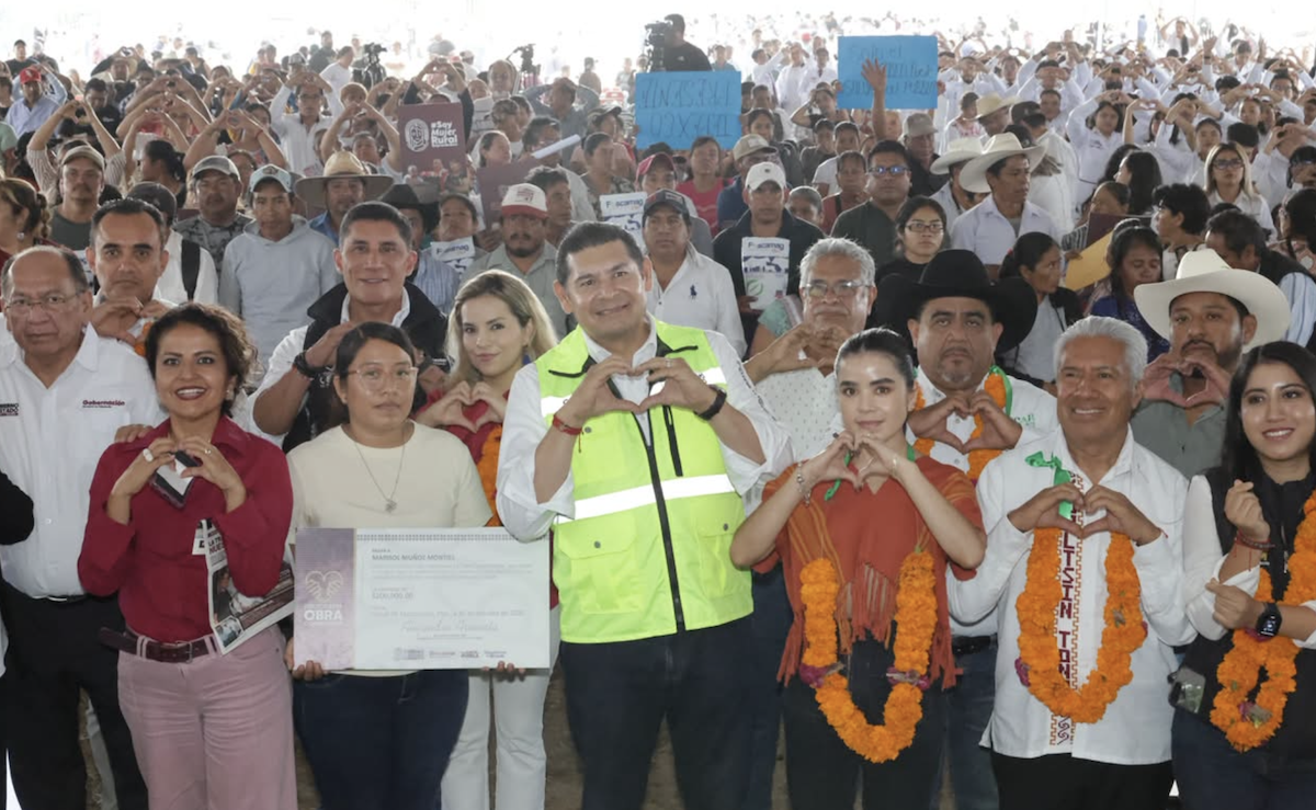 Obra comunitaria y apoyos al campo llevan bienestar a las familias de la mixteca
